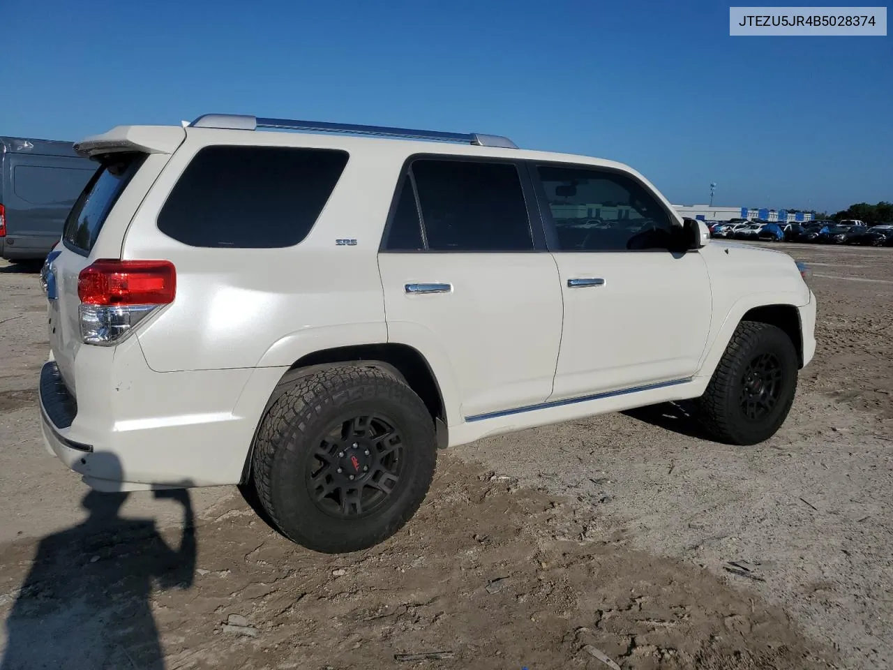 JTEZU5JR4B5028374 2011 Toyota 4Runner Sr5