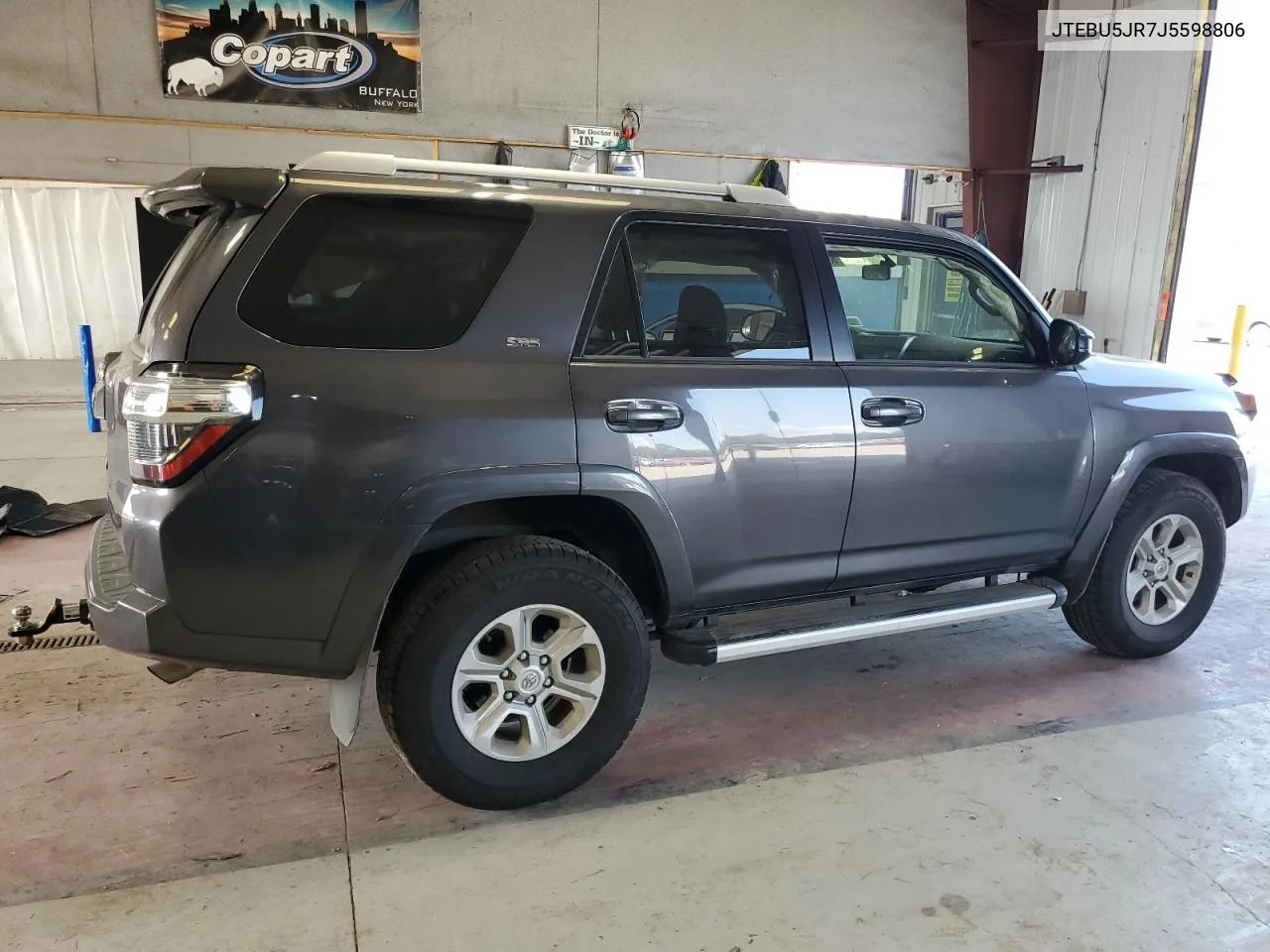 2018 Toyota 4Runner Sr5/Sr5 Premium VIN: JTEBU5JR7J5598806 Lot: 68854904