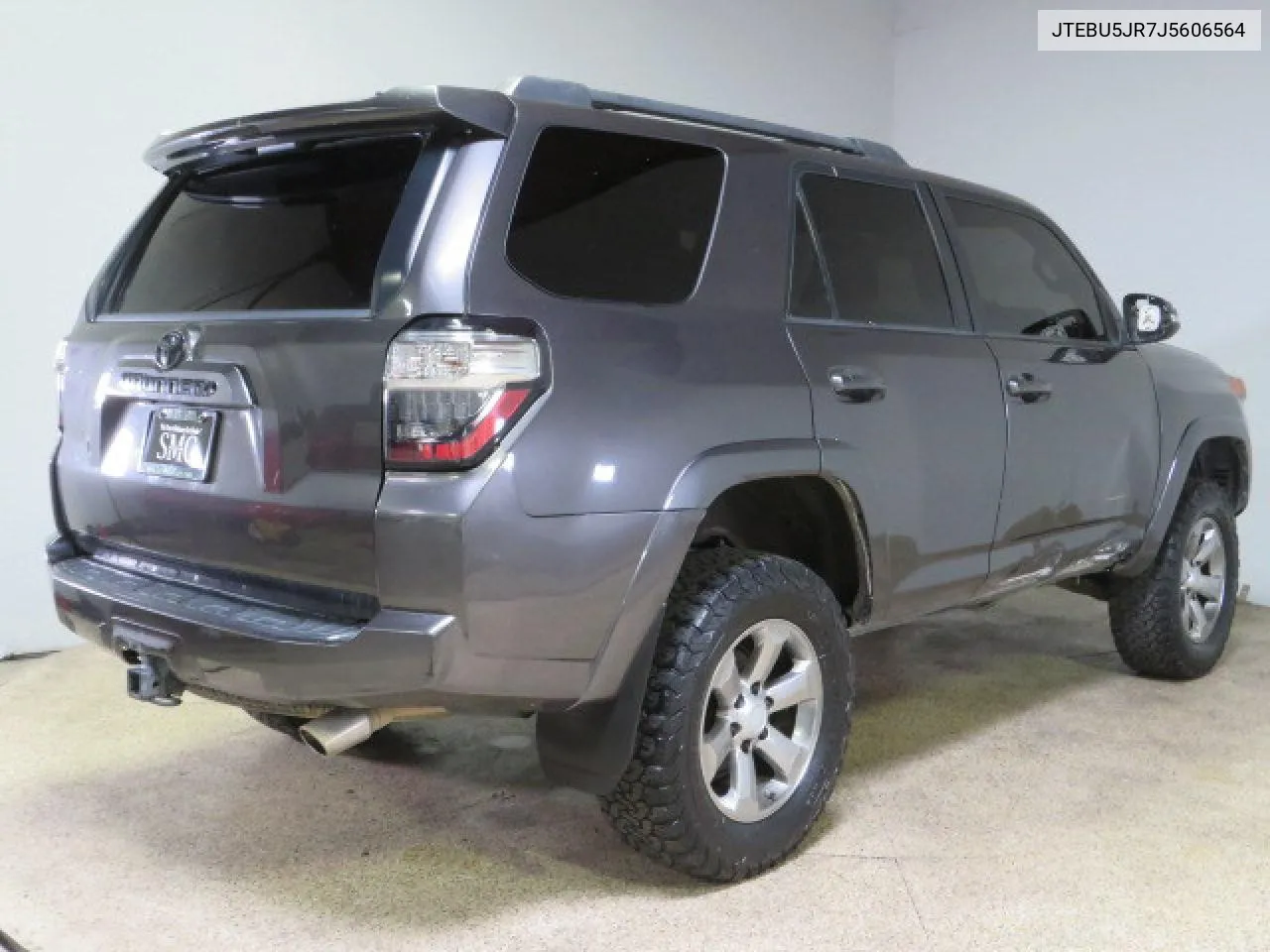 JTEBU5JR7J5606564 2018 Toyota 4Runner Sr5/Sr5 Premium