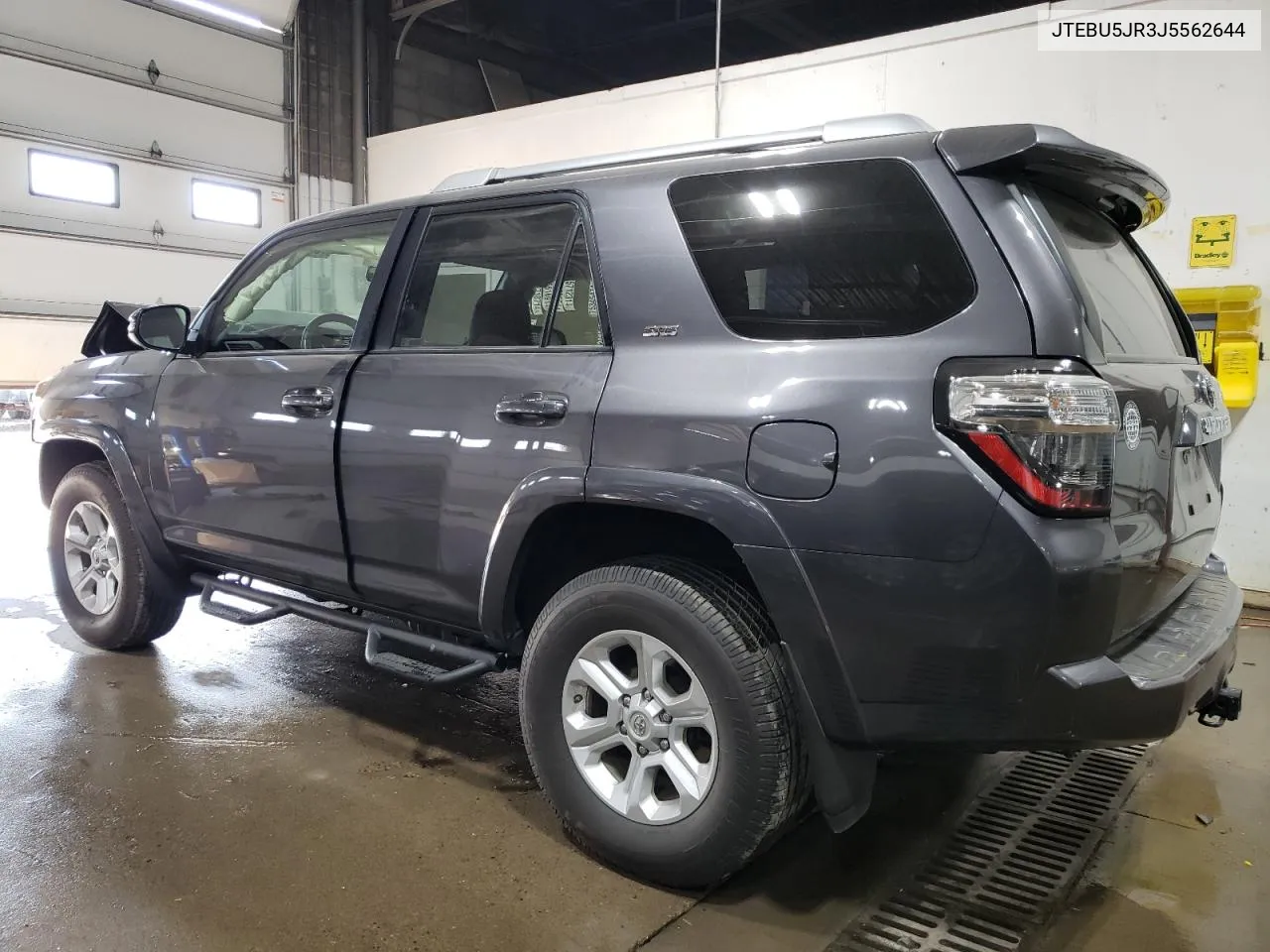 2018 Toyota 4Runner Sr5/Sr5 Premium VIN: JTEBU5JR3J5562644 Lot: 75397304