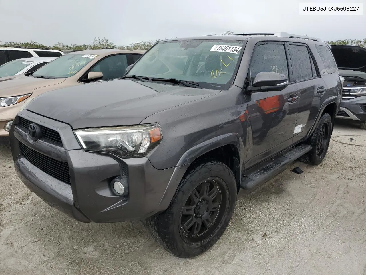 2018 Toyota 4Runner Sr5/Sr5 Premium VIN: JTEBU5JRXJ5608227 Lot: 76401134