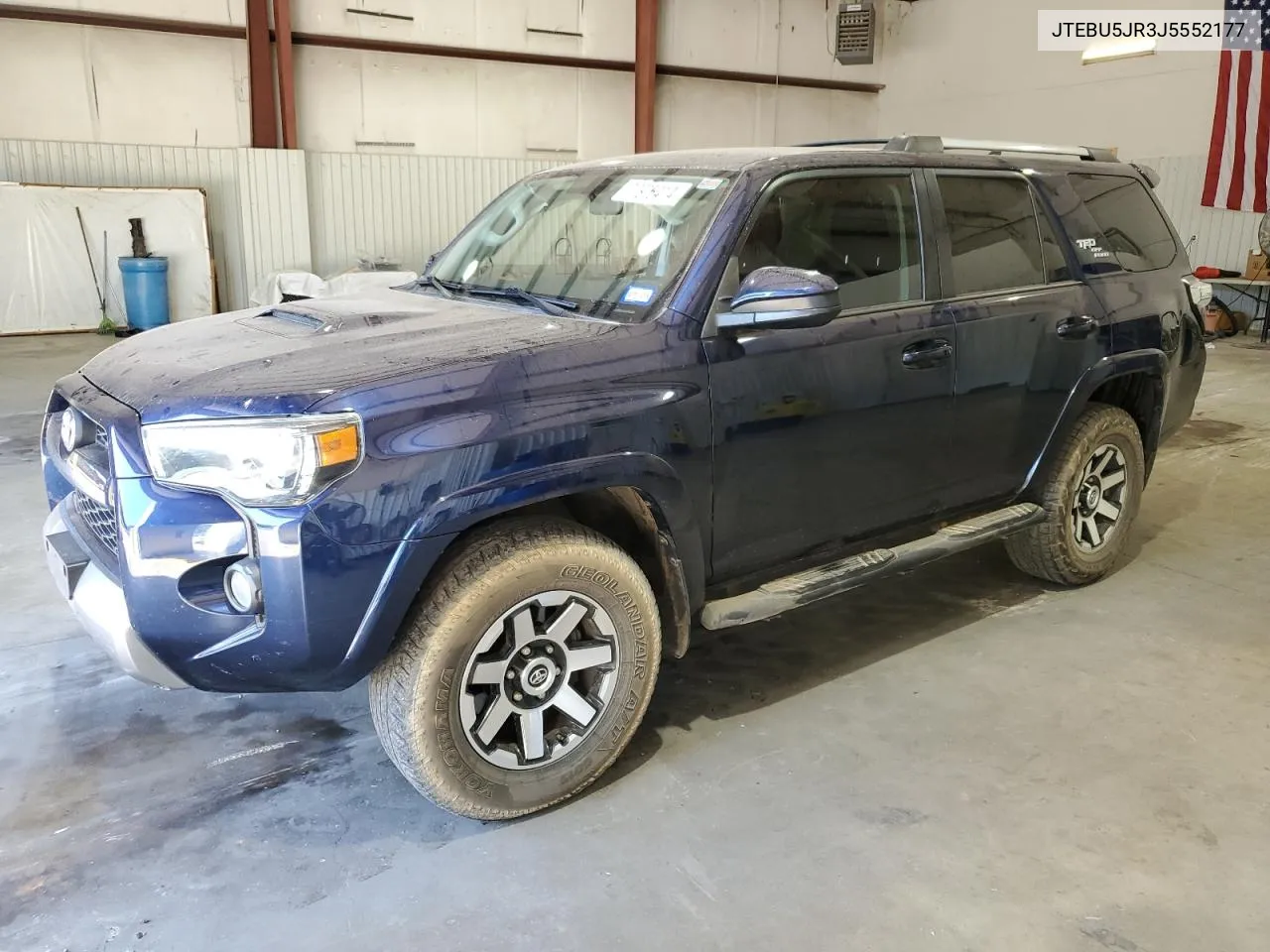 2018 Toyota 4Runner Sr5/Sr5 Premium VIN: JTEBU5JR3J5552177 Lot: 77915414