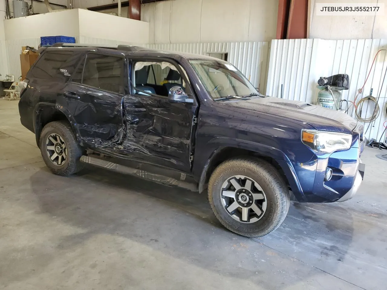 2018 Toyota 4Runner Sr5/Sr5 Premium VIN: JTEBU5JR3J5552177 Lot: 77915414