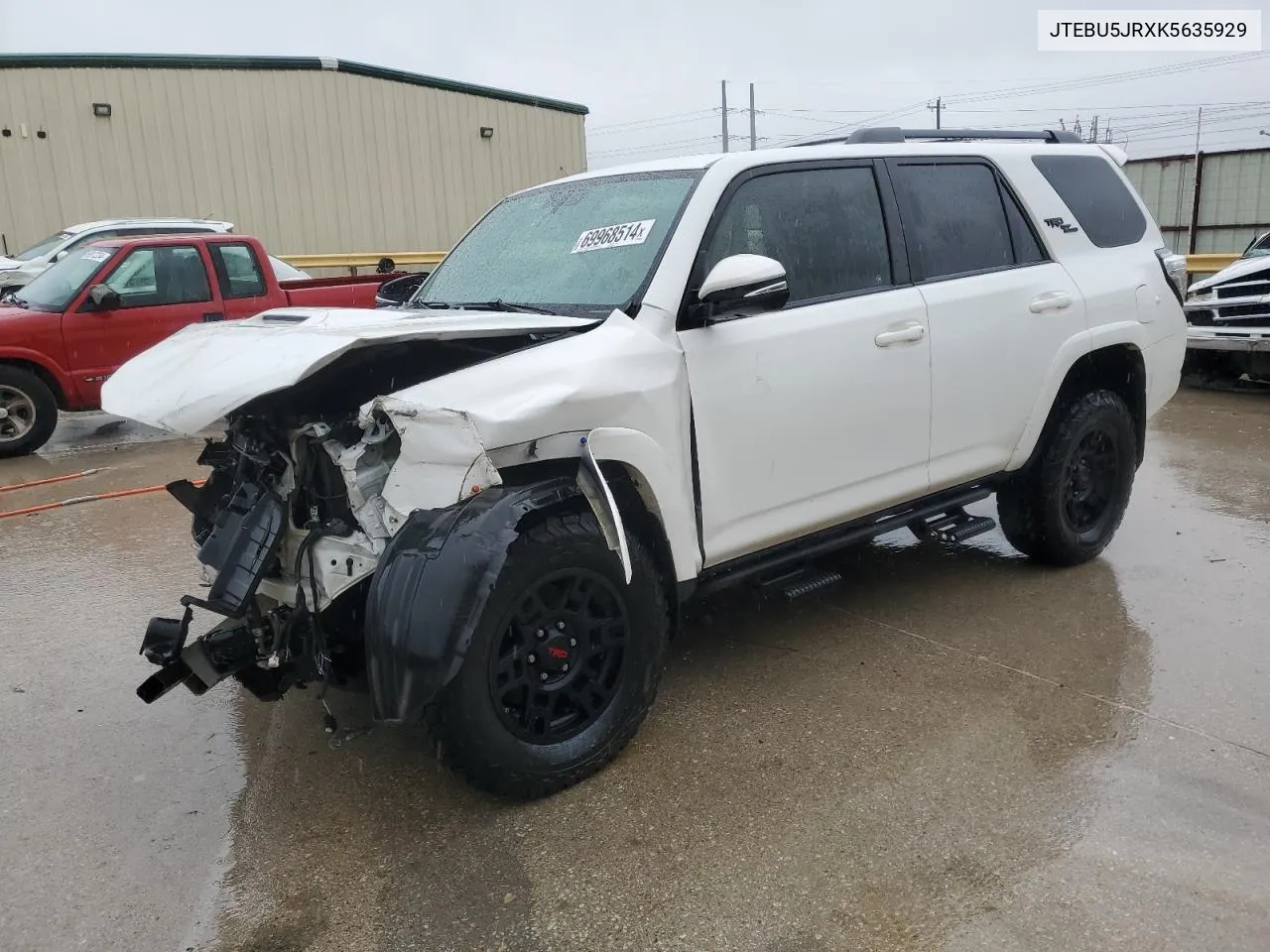 JTEBU5JRXK5635929 2019 Toyota 4Runner Sr5