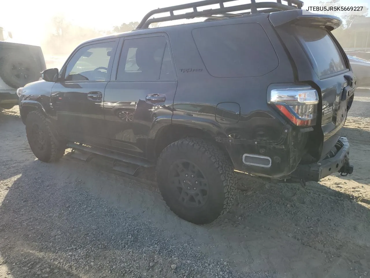 2019 Toyota 4Runner Sr5 VIN: JTEBU5JR5K5669227 Lot: 74552464