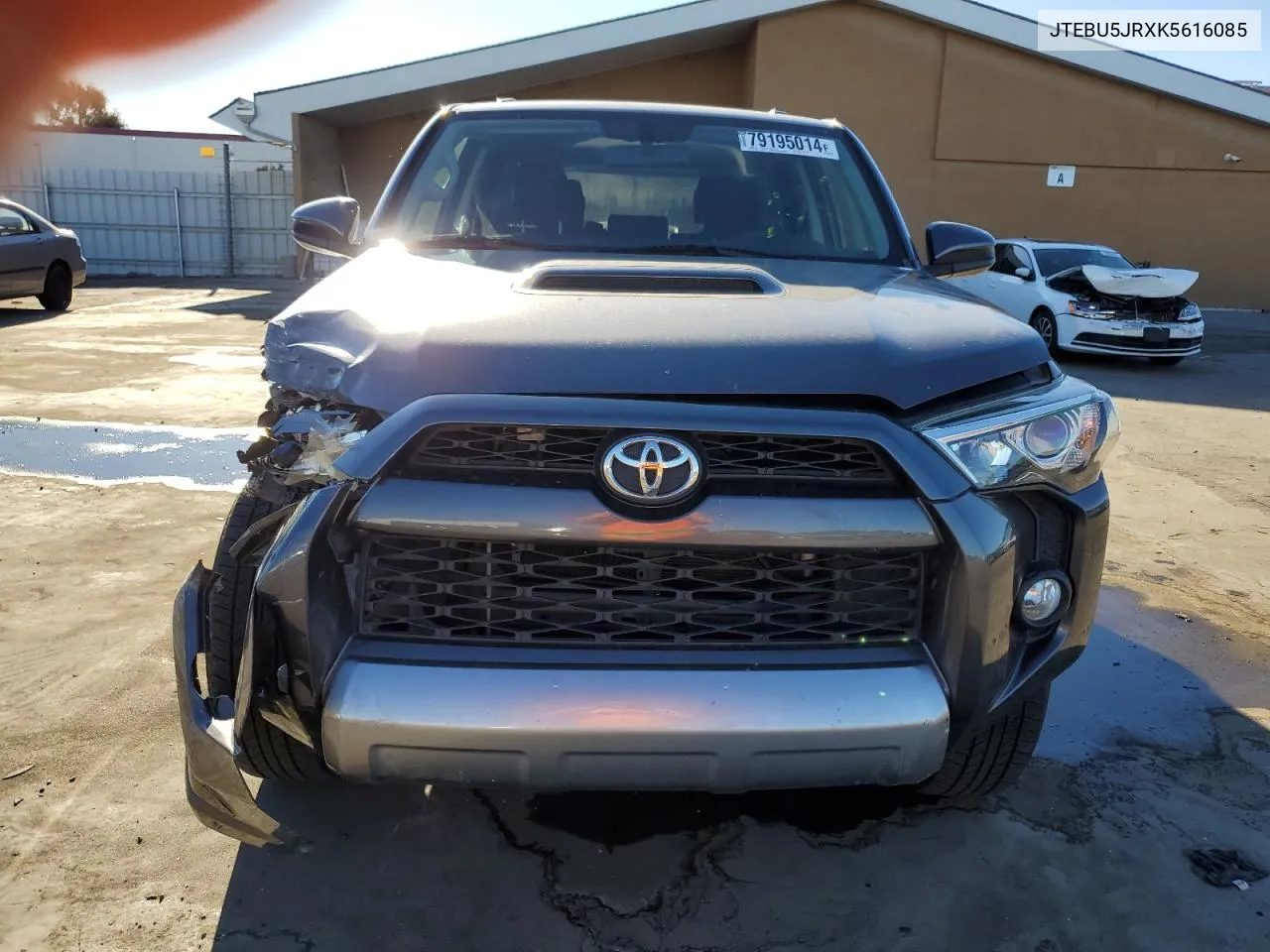 2019 Toyota 4Runner Sr5 VIN: JTEBU5JRXK5616085 Lot: 79195014