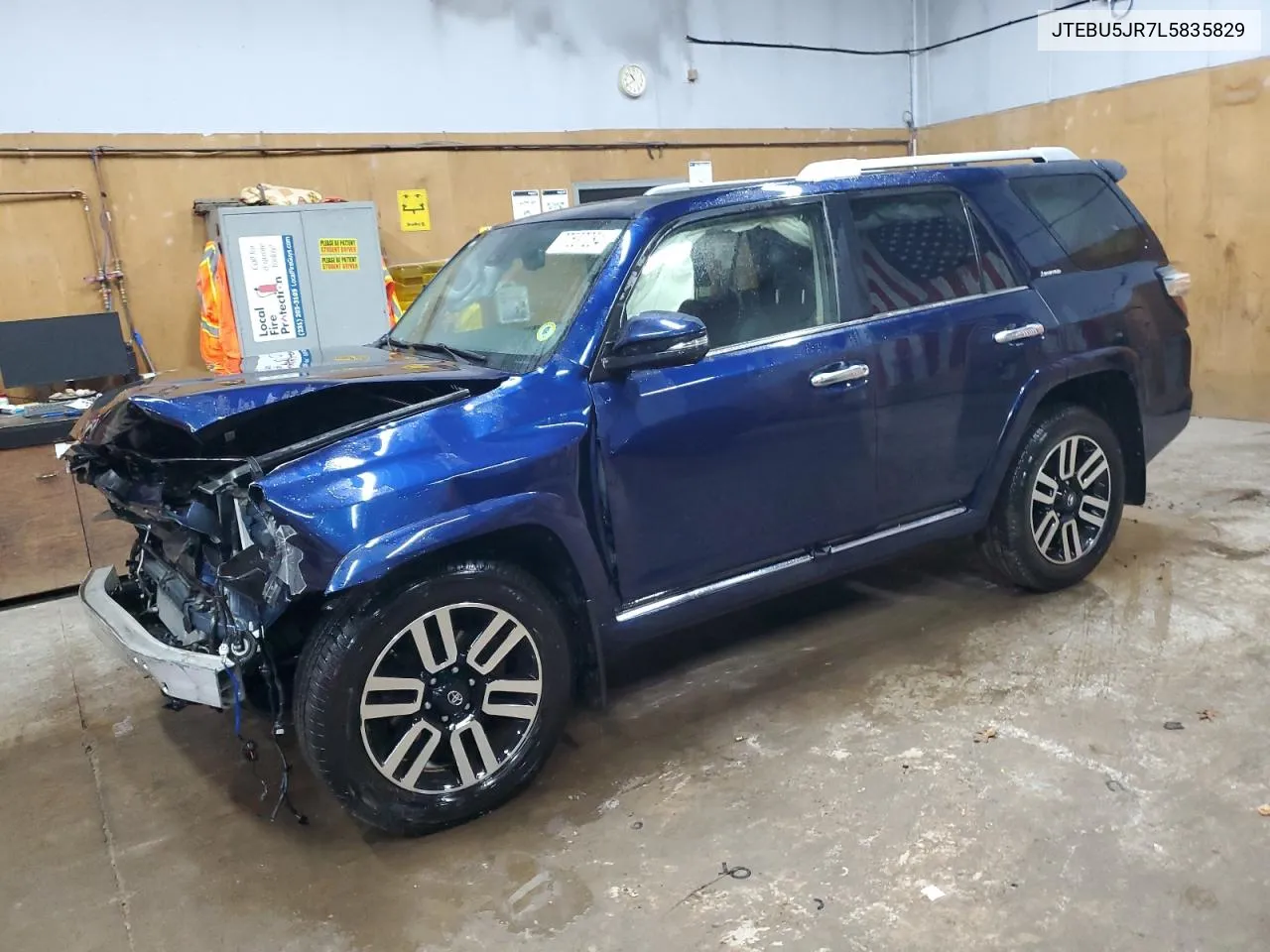 2020 Toyota 4Runner Sr5/Sr5 Premium VIN: JTEBU5JR7L5835829 Lot: 77537284