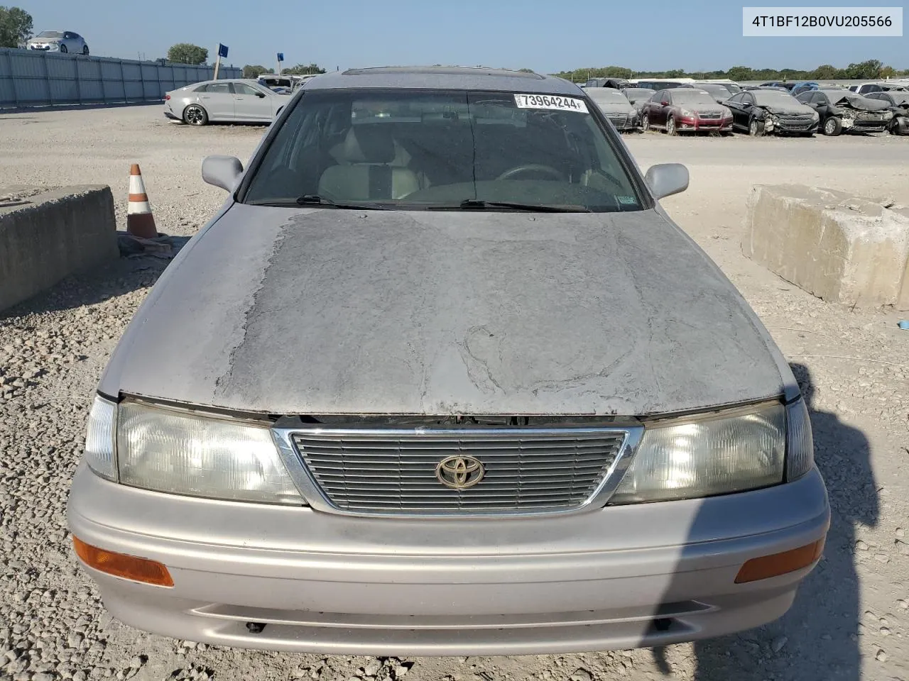 1997 Toyota Avalon Xl VIN: 4T1BF12B0VU205566 Lot: 73964244