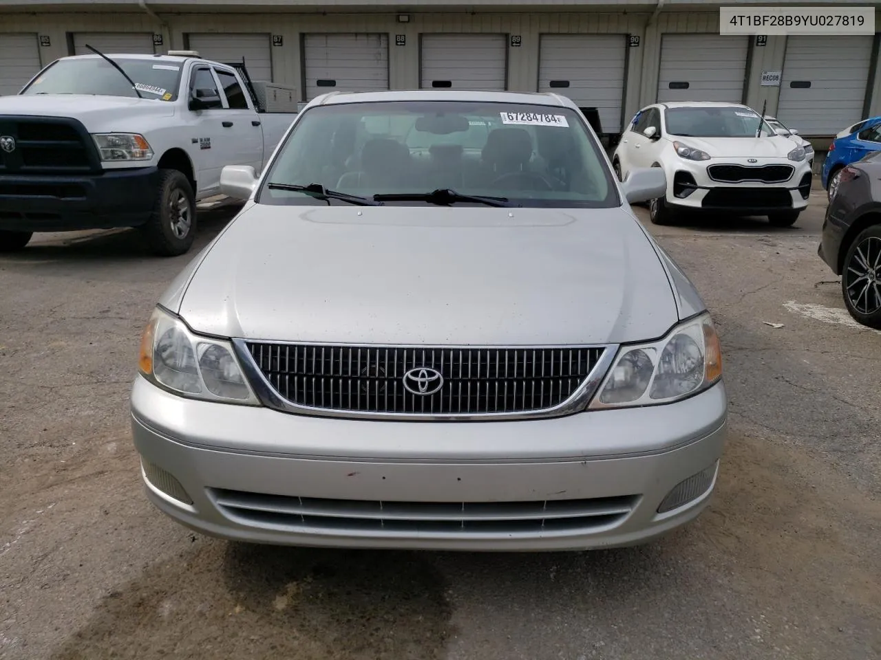 4T1BF28B9YU027819 2000 Toyota Avalon Xl