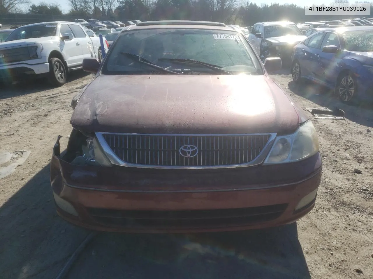 2000 Toyota Avalon Xl VIN: 4T1BF28B1YU039026 Lot: 68723034