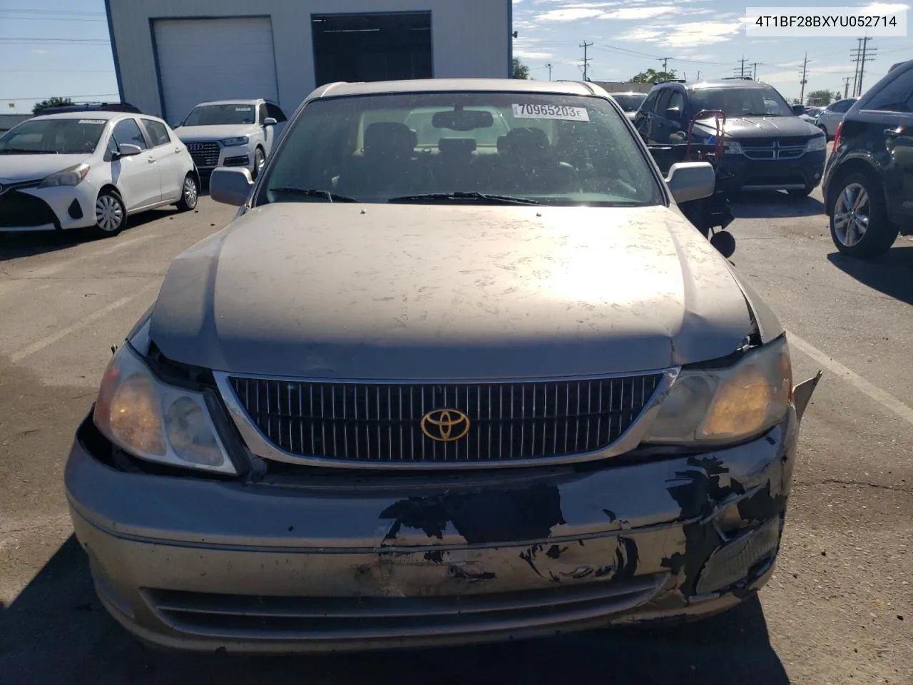 4T1BF28BXYU052714 2000 Toyota Avalon Xl