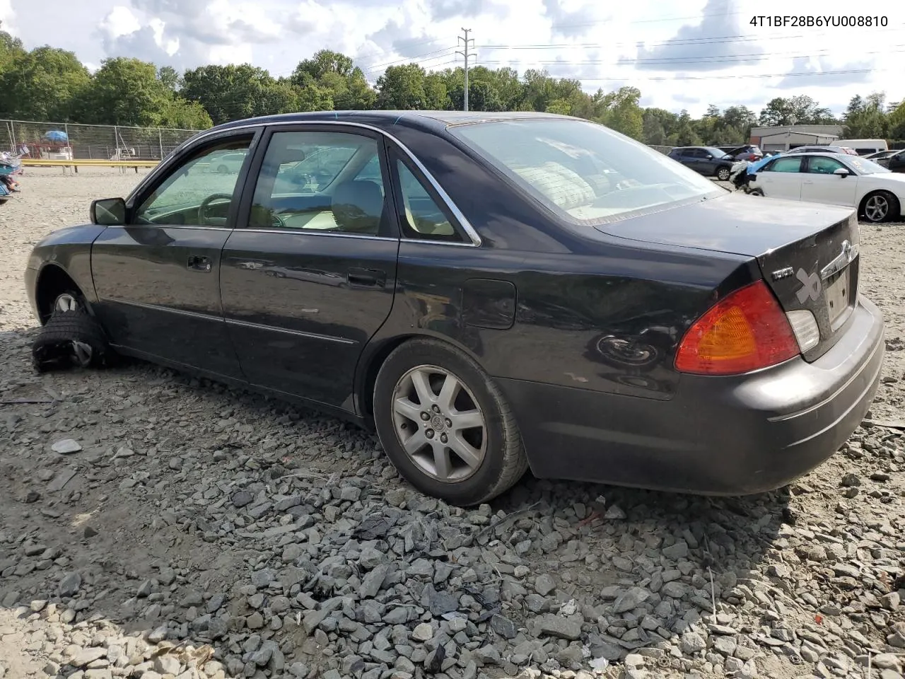 2000 Toyota Avalon Xl VIN: 4T1BF28B6YU008810 Lot: 71236084