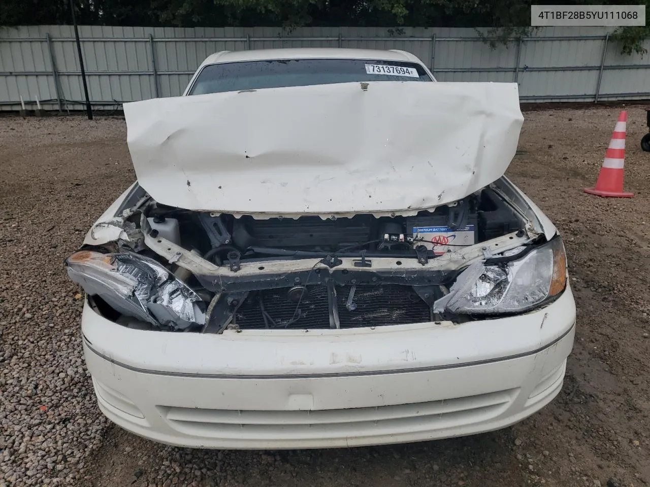 4T1BF28B5YU111068 2000 Toyota Avalon Xl