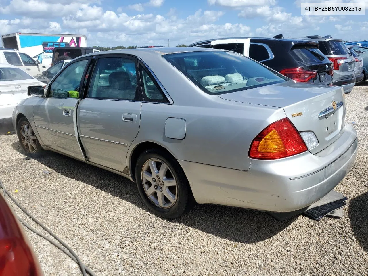 2000 Toyota Avalon Xl VIN: 4T1BF28B6YU032315 Lot: 74799244