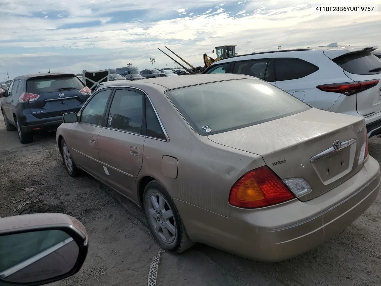 2000 Toyota Avalon Xl VIN: 4T1BF28B6YU019757 Lot: 75087574