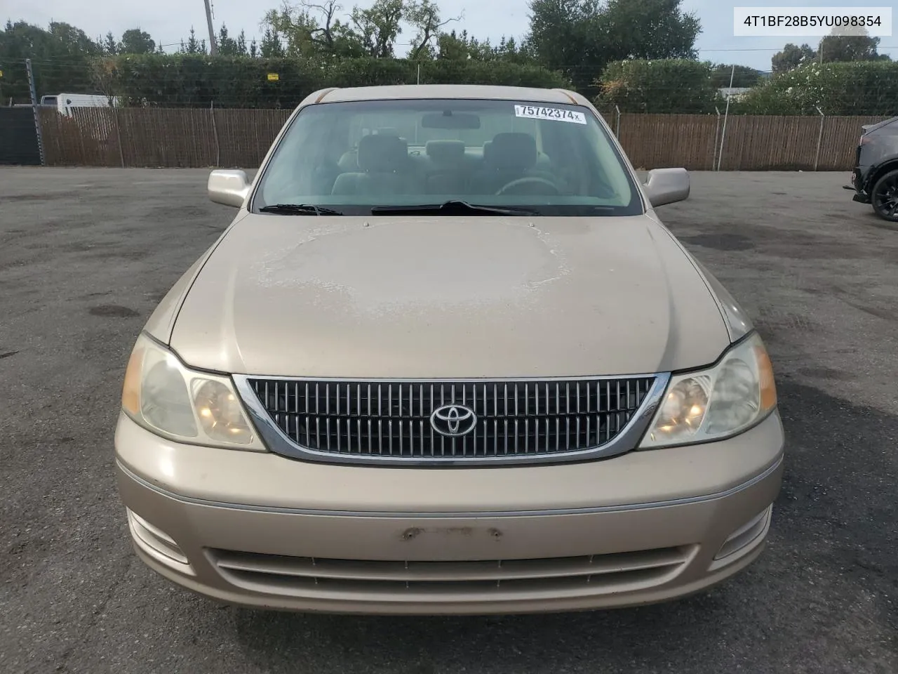 2000 Toyota Avalon Xl VIN: 4T1BF28B5YU098354 Lot: 75742374