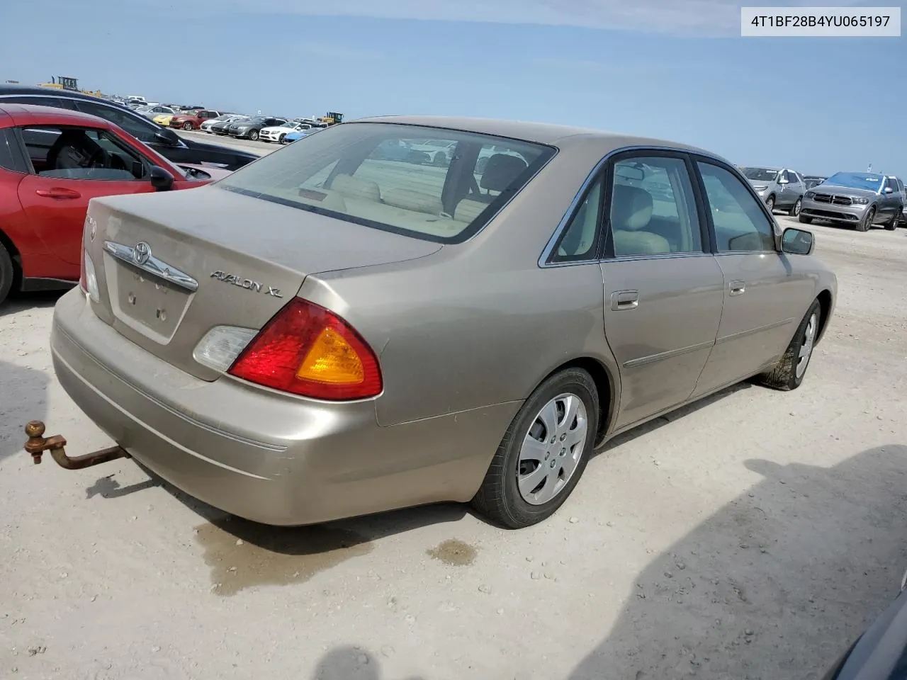 2000 Toyota Avalon Xl VIN: 4T1BF28B4YU065197 Lot: 76331134