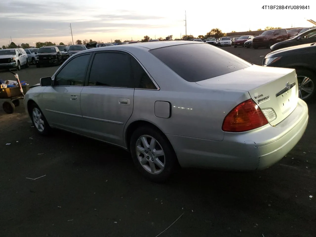 2000 Toyota Avalon Xl VIN: 4T1BF28B4YU089841 Lot: 76604624