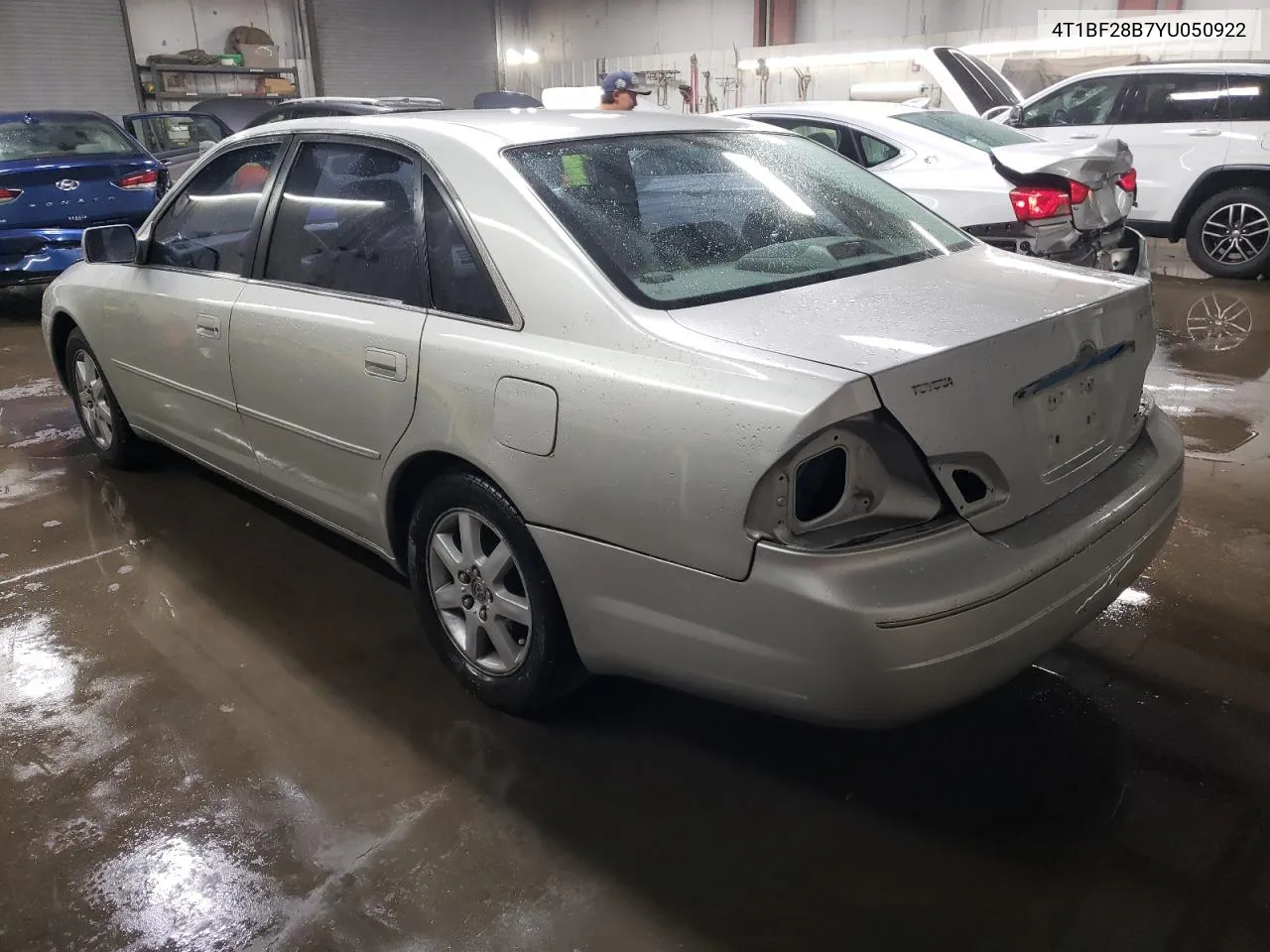 2000 Toyota Avalon Xl VIN: 4T1BF28B7YU050922 Lot: 77758604