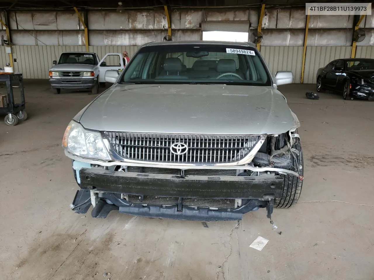 4T1BF28B11U139973 2001 Toyota Avalon Xl