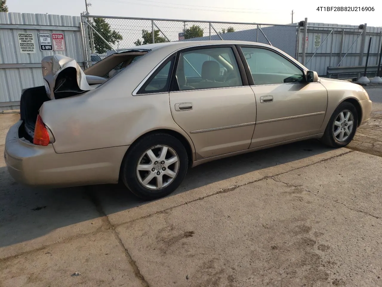 2002 Toyota Avalon Xl VIN: 4T1BF28B82U216906 Lot: 71080114