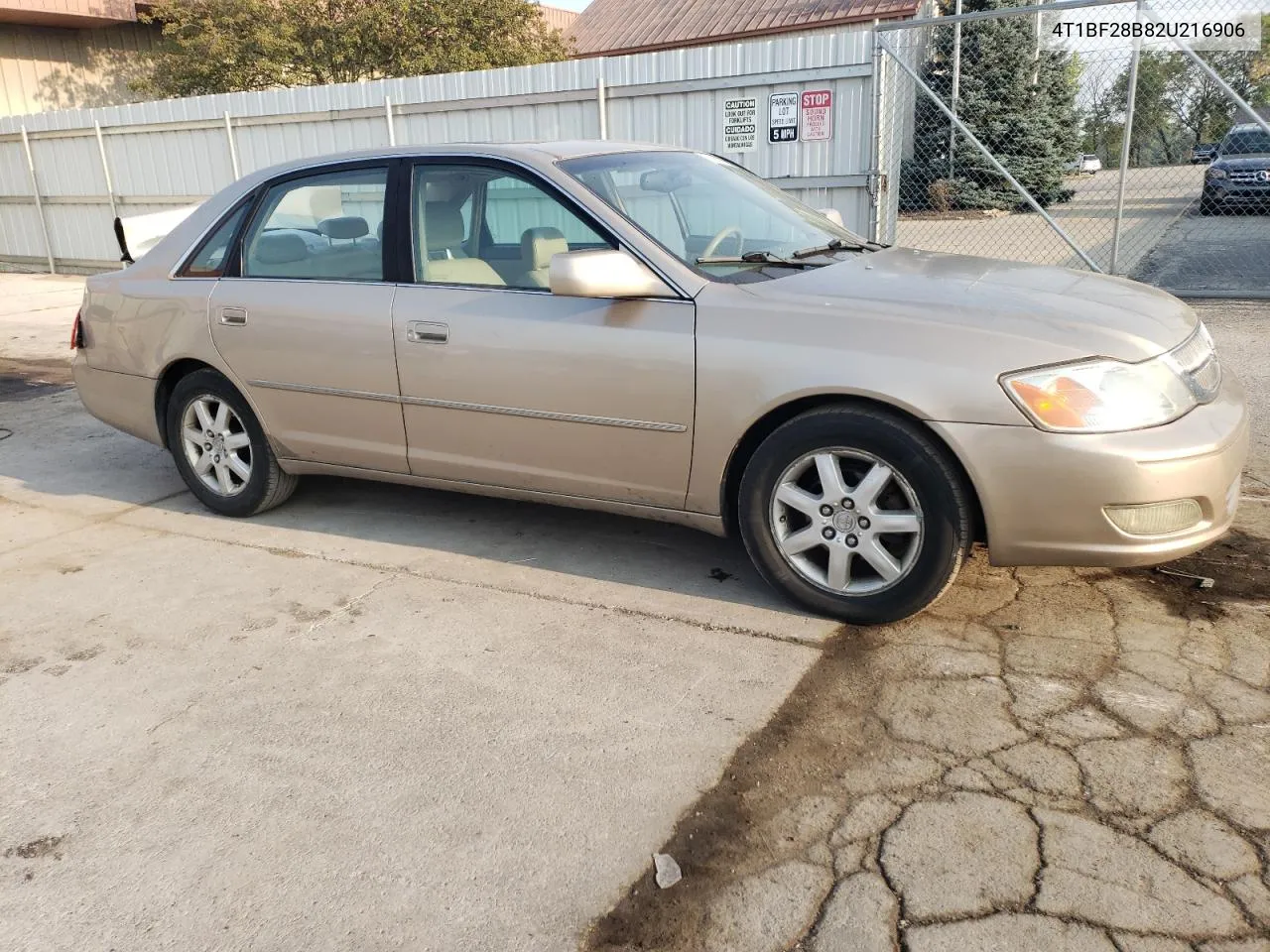 2002 Toyota Avalon Xl VIN: 4T1BF28B82U216906 Lot: 71080114