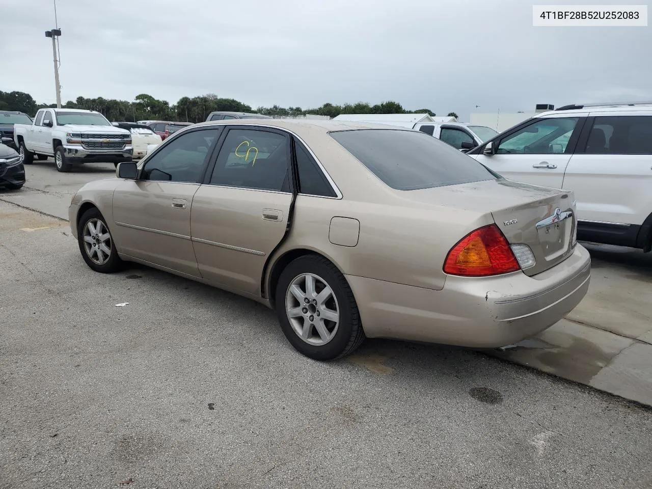 4T1BF28B52U252083 2002 Toyota Avalon Xl