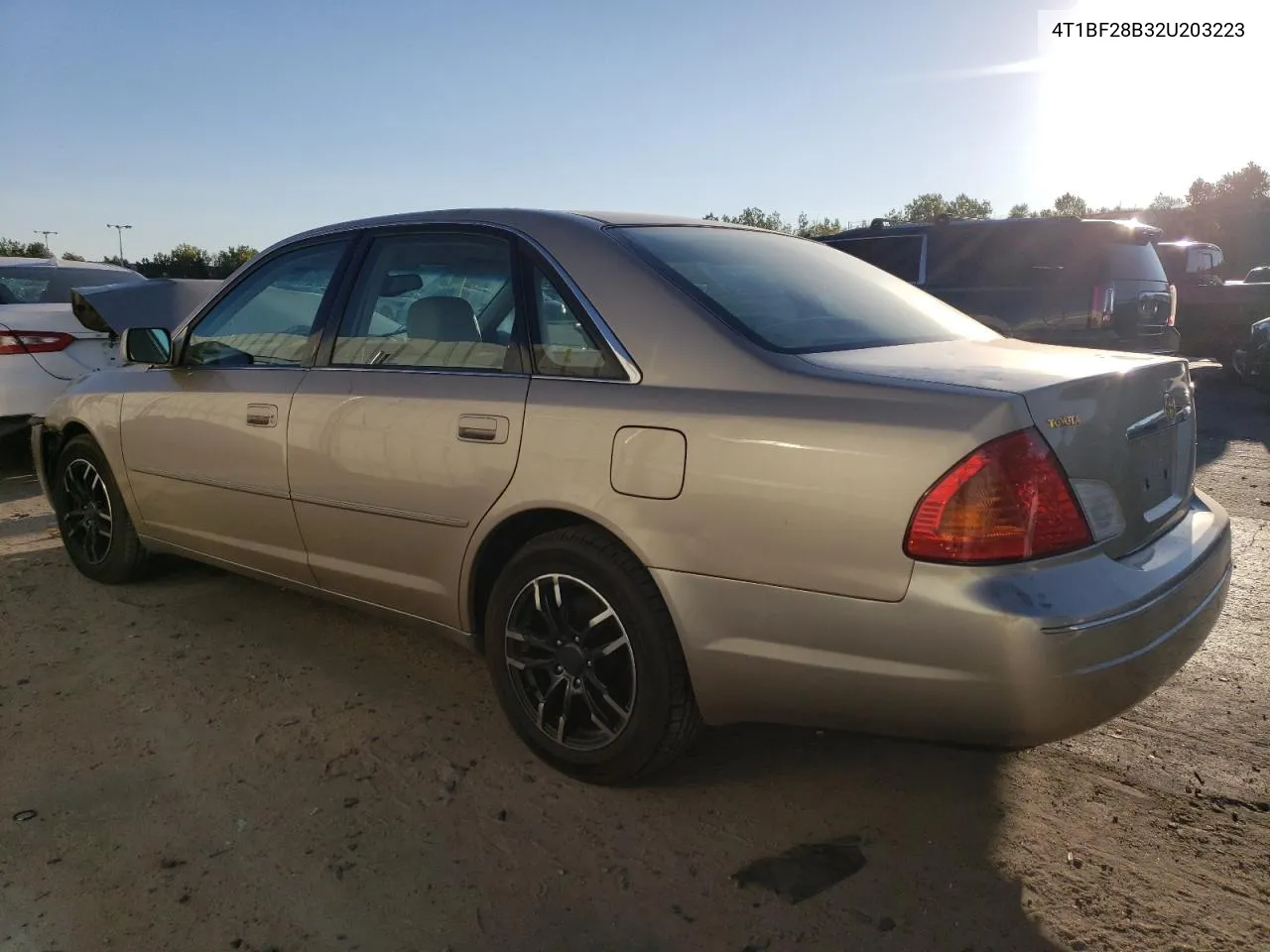 2002 Toyota Avalon Xl VIN: 4T1BF28B32U203223 Lot: 74356944