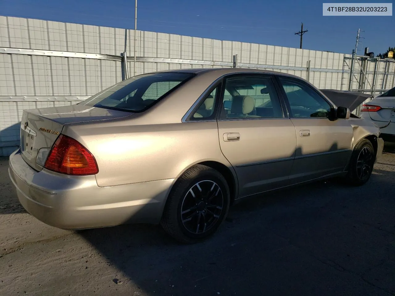 2002 Toyota Avalon Xl VIN: 4T1BF28B32U203223 Lot: 74356944