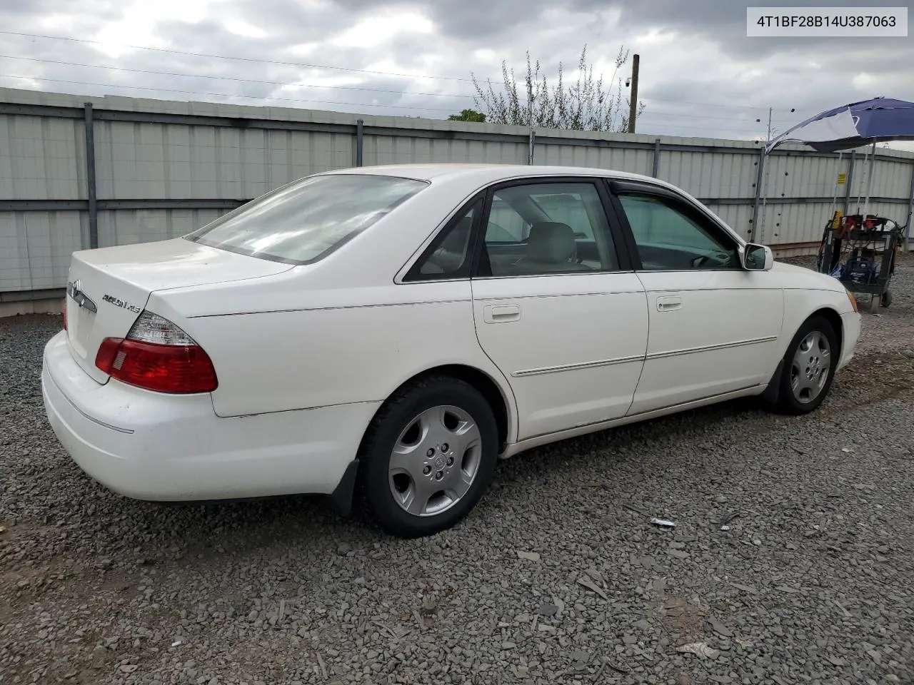 2004 Toyota Avalon Xl VIN: 4T1BF28B14U387063 Lot: 69855694