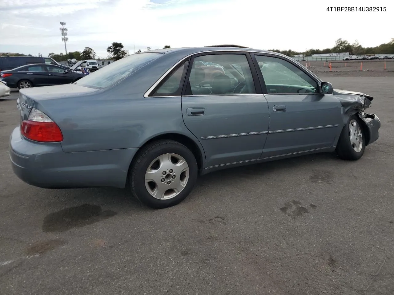 2004 Toyota Avalon Xl VIN: 4T1BF28B14U382915 Lot: 72014194