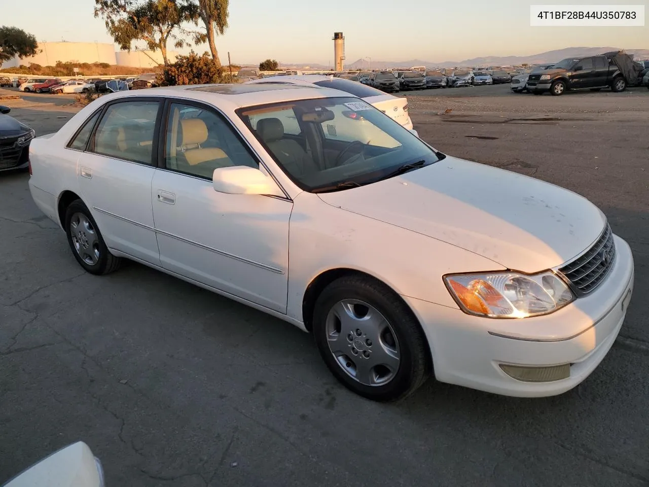 2004 Toyota Avalon Xl VIN: 4T1BF28B44U350783 Lot: 73812404