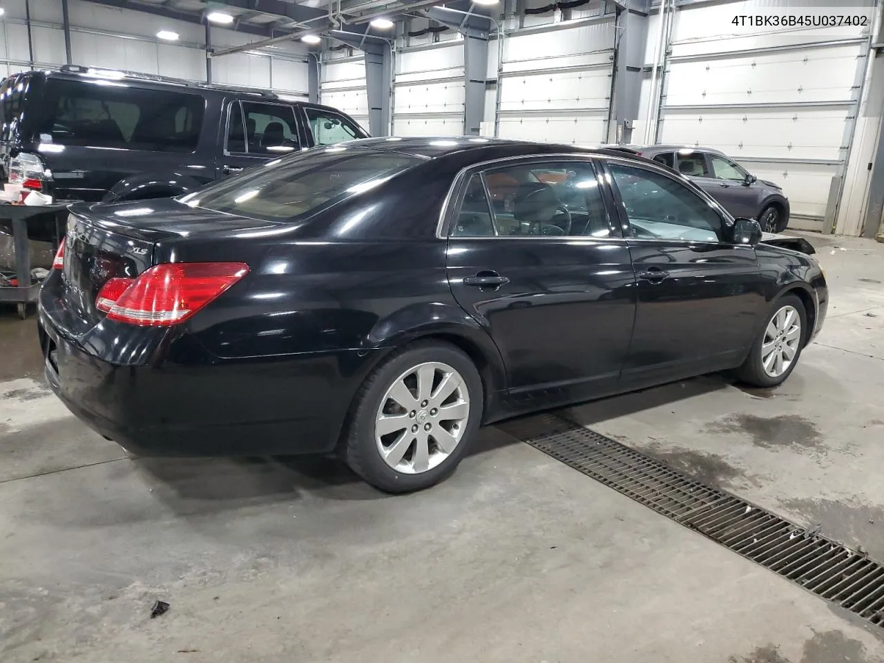 2005 Toyota Avalon Xl VIN: 4T1BK36B45U037402 Lot: 74981234