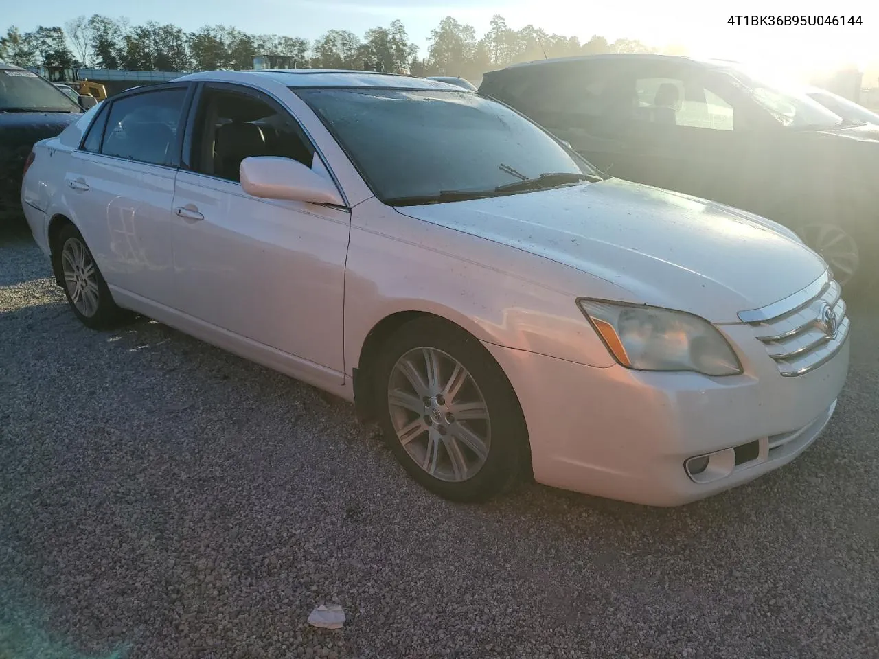 2005 Toyota Avalon Xl VIN: 4T1BK36B95U046144 Lot: 75383724