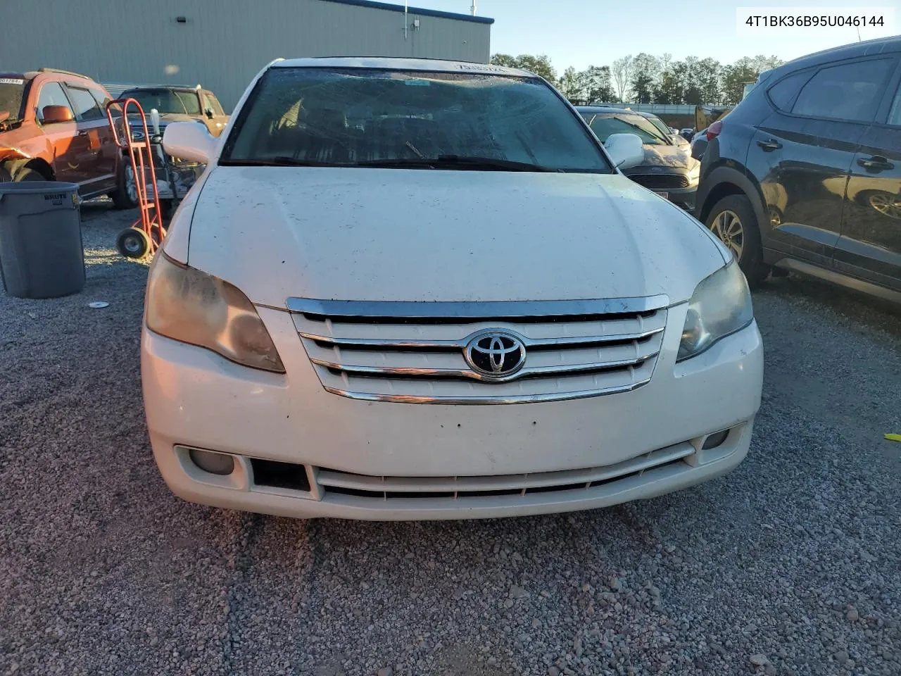 2005 Toyota Avalon Xl VIN: 4T1BK36B95U046144 Lot: 75383724