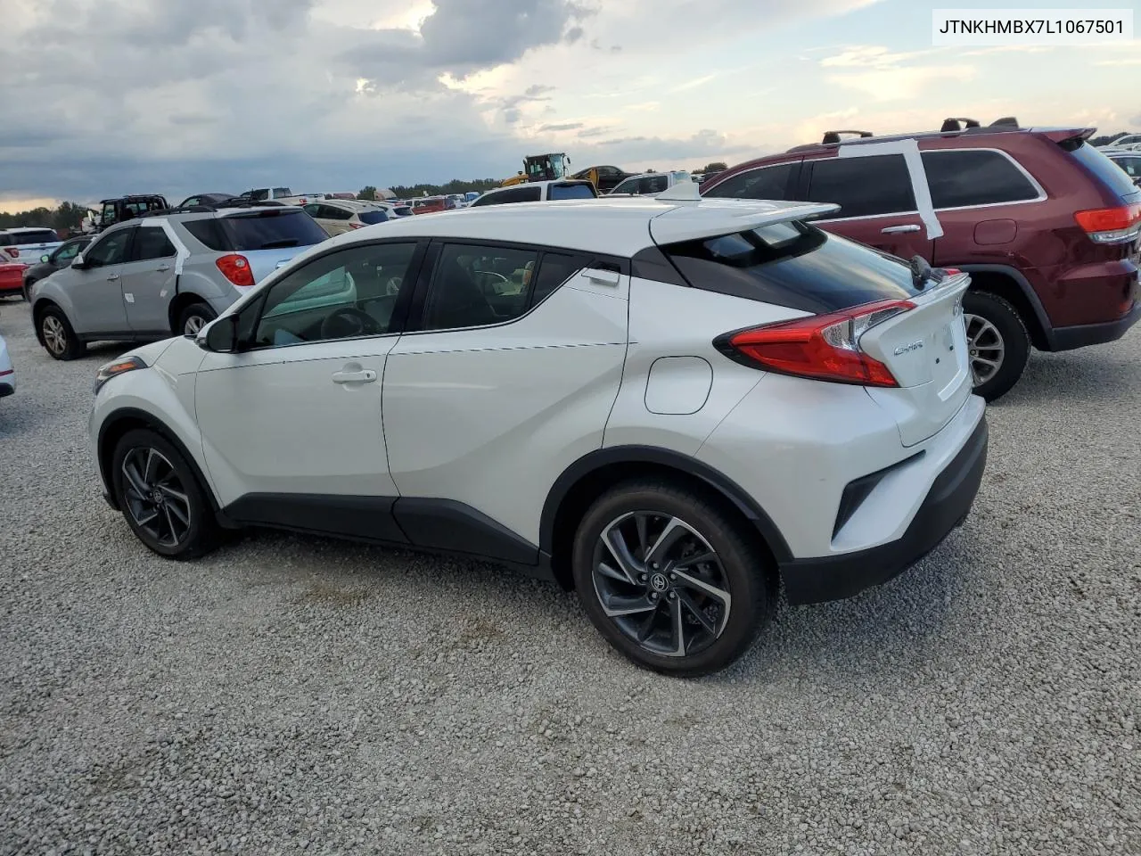 JTNKHMBX7L1067501 2020 Toyota C-Hr Xle