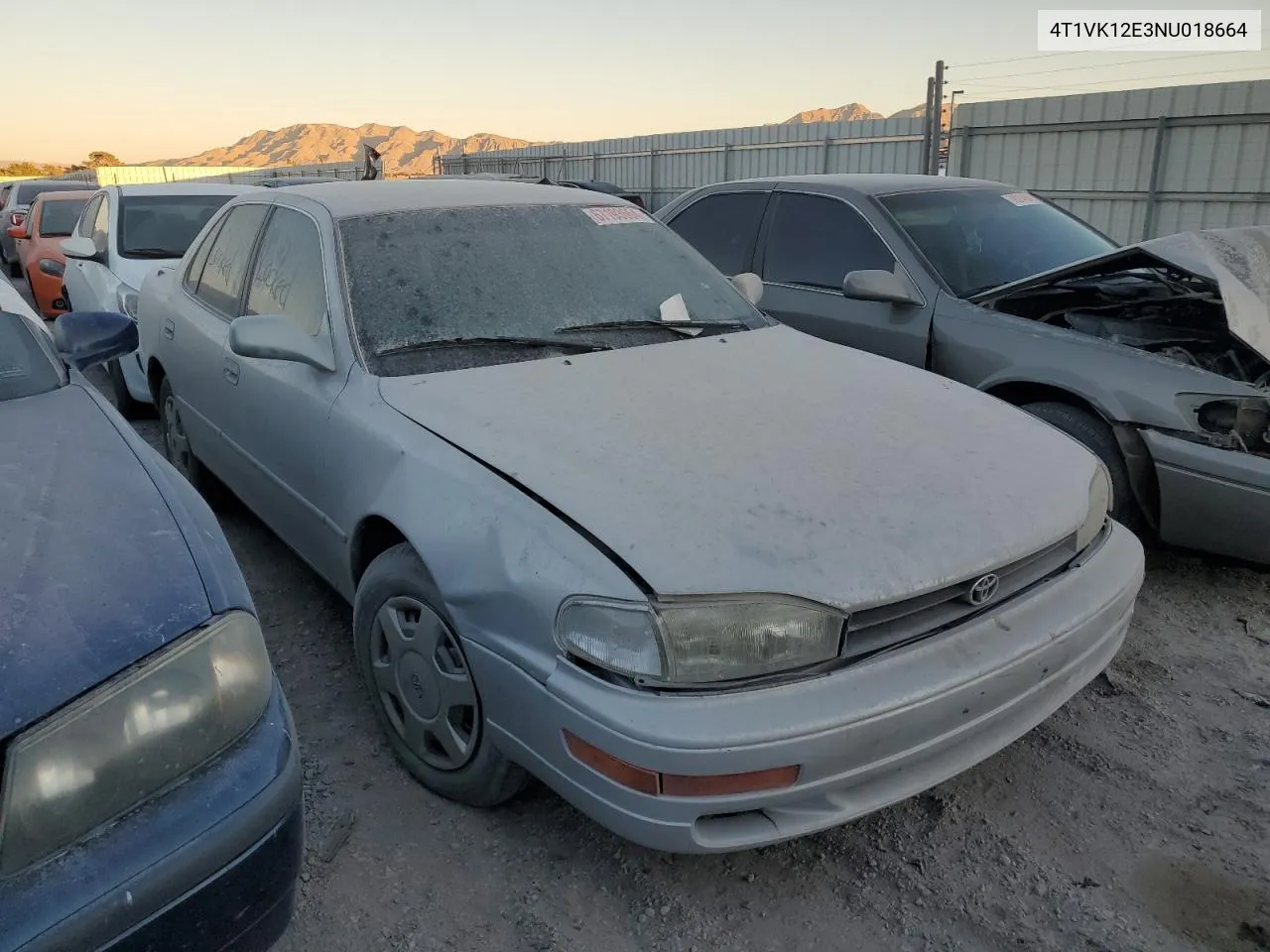 1992 Toyota Camry Le VIN: 4T1VK12E3NU018664 Lot: 67193664