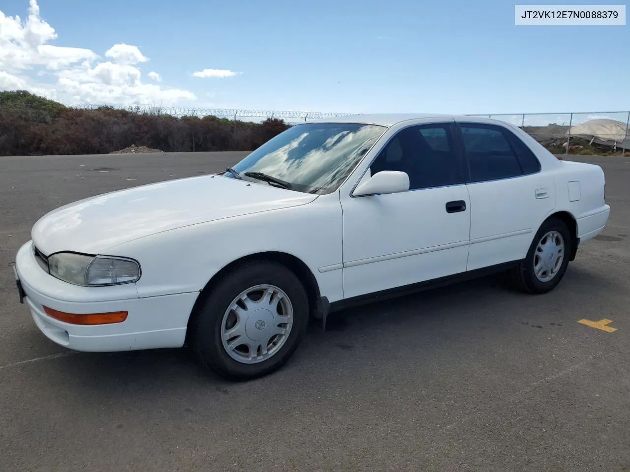 1992 Toyota Camry Le VIN: JT2VK12E7N0088379 Lot: 73439264