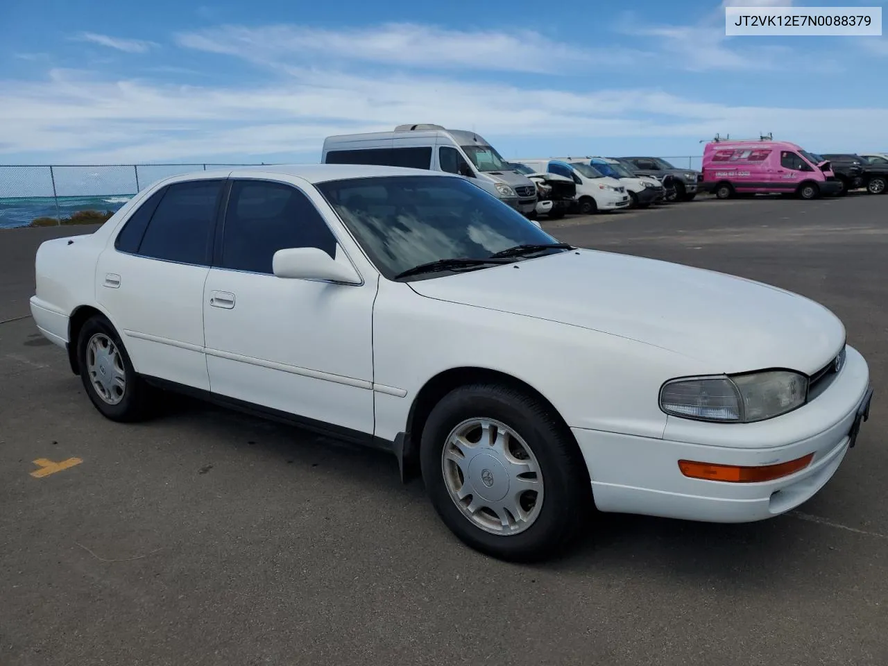 1992 Toyota Camry Le VIN: JT2VK12E7N0088379 Lot: 73439264