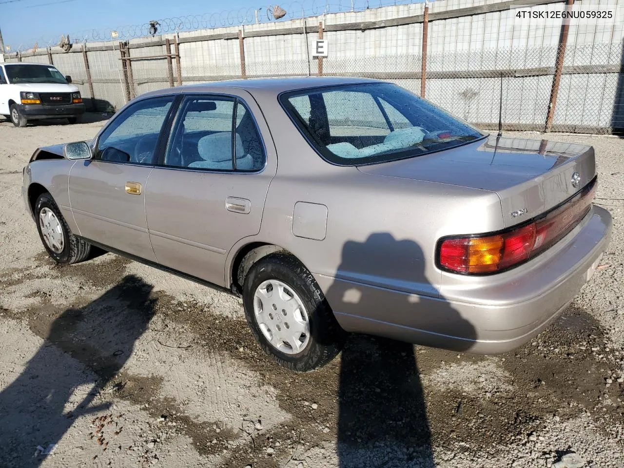 1992 Toyota Camry Le VIN: 4T1SK12E6NU059325 Lot: 80712404