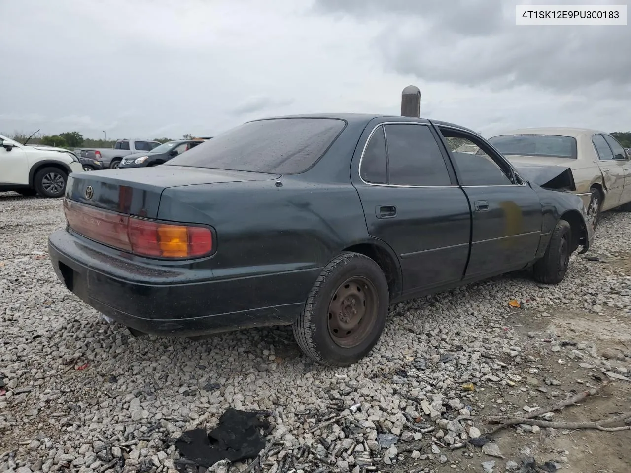 1993 Toyota Camry Le VIN: 4T1SK12E9PU300183 Lot: 74661684