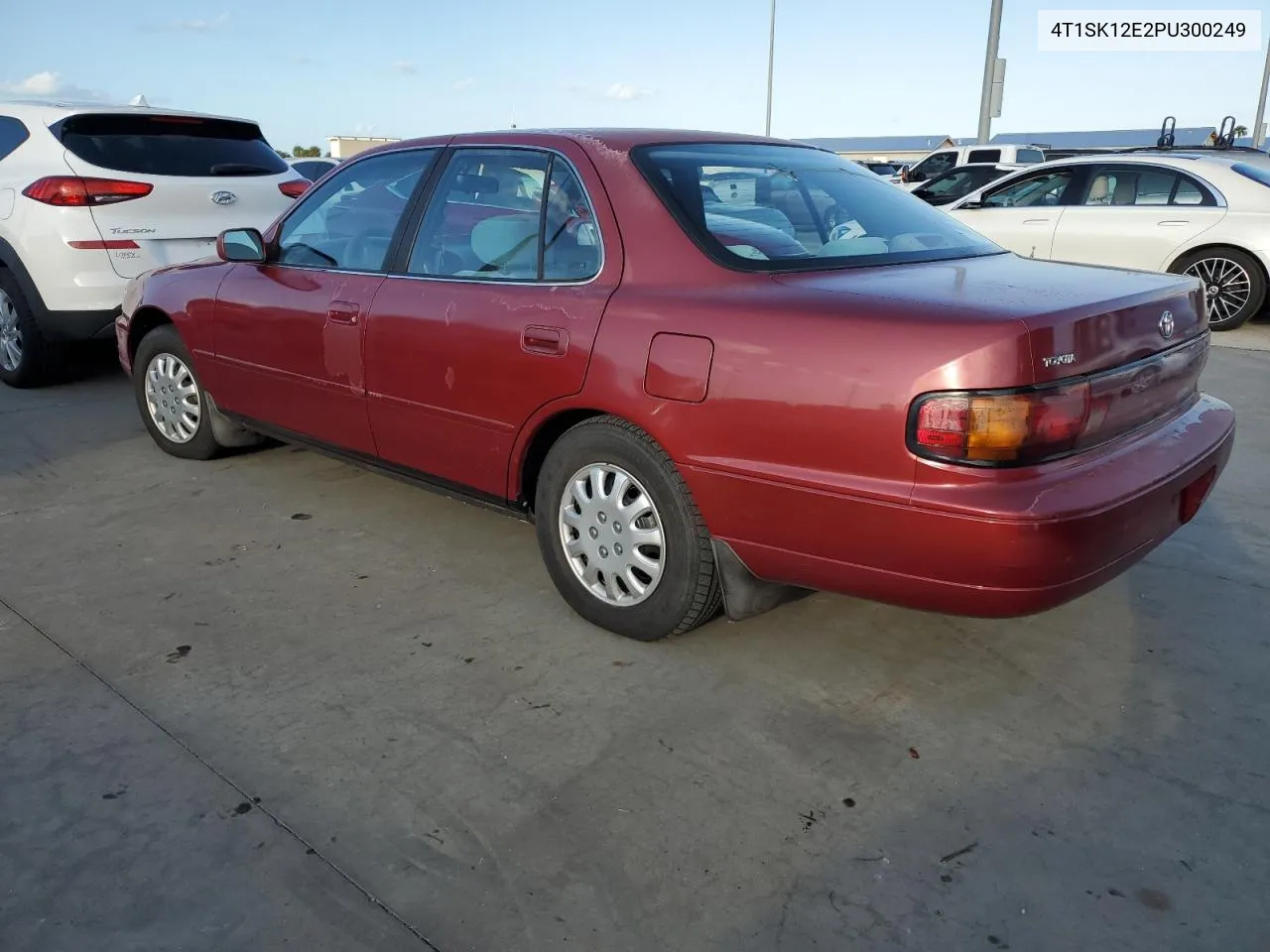 1993 Toyota Camry Le VIN: 4T1SK12E2PU300249 Lot: 75087864