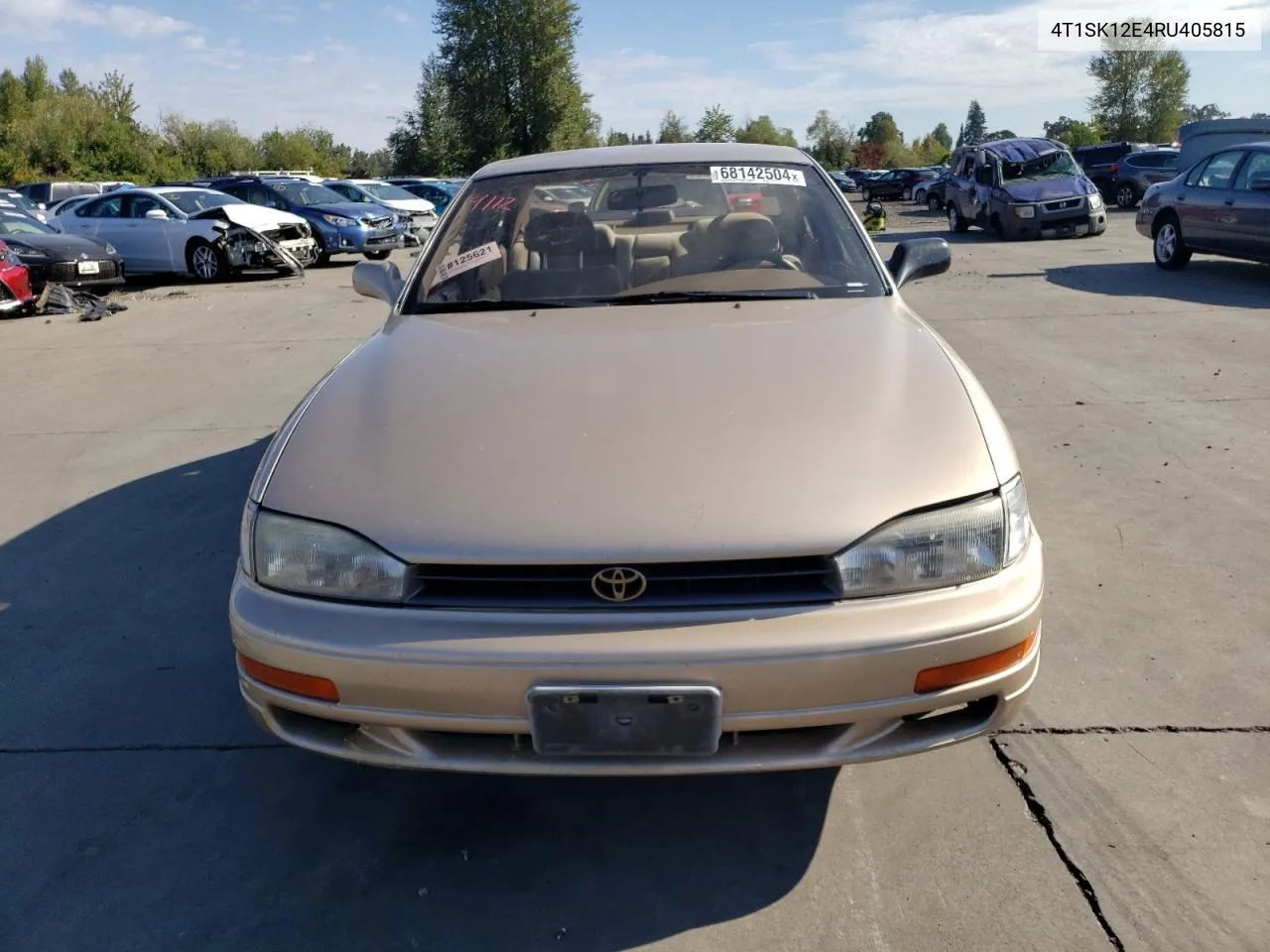 1994 Toyota Camry Le VIN: 4T1SK12E4RU405815 Lot: 68142504