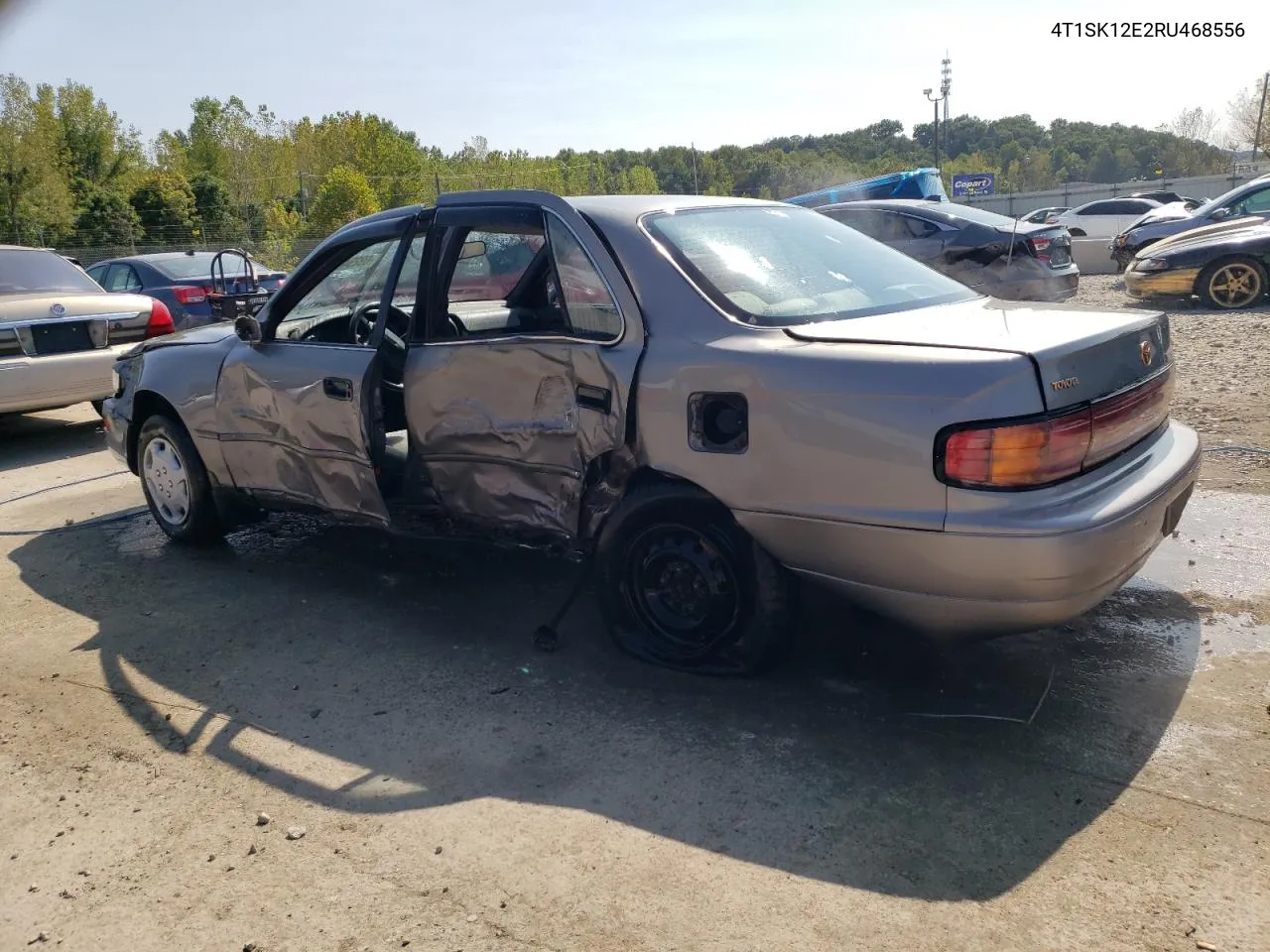 1994 Toyota Camry Le VIN: 4T1SK12E2RU468556 Lot: 69294114