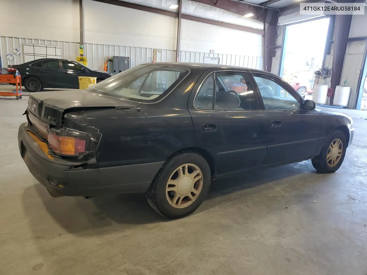 1994 Toyota Camry Le VIN: 4T1GK12E4RU058184 Lot: 74695384