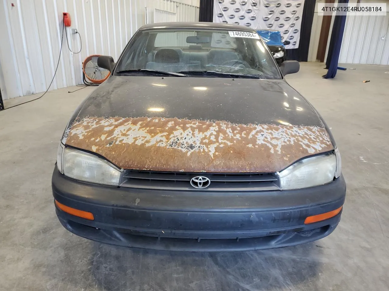 1994 Toyota Camry Le VIN: 4T1GK12E4RU058184 Lot: 74695384