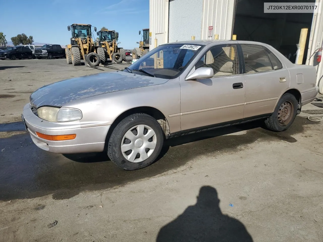 1994 Toyota Camry Le VIN: JT2GK12EXR0070117 Lot: 75997244