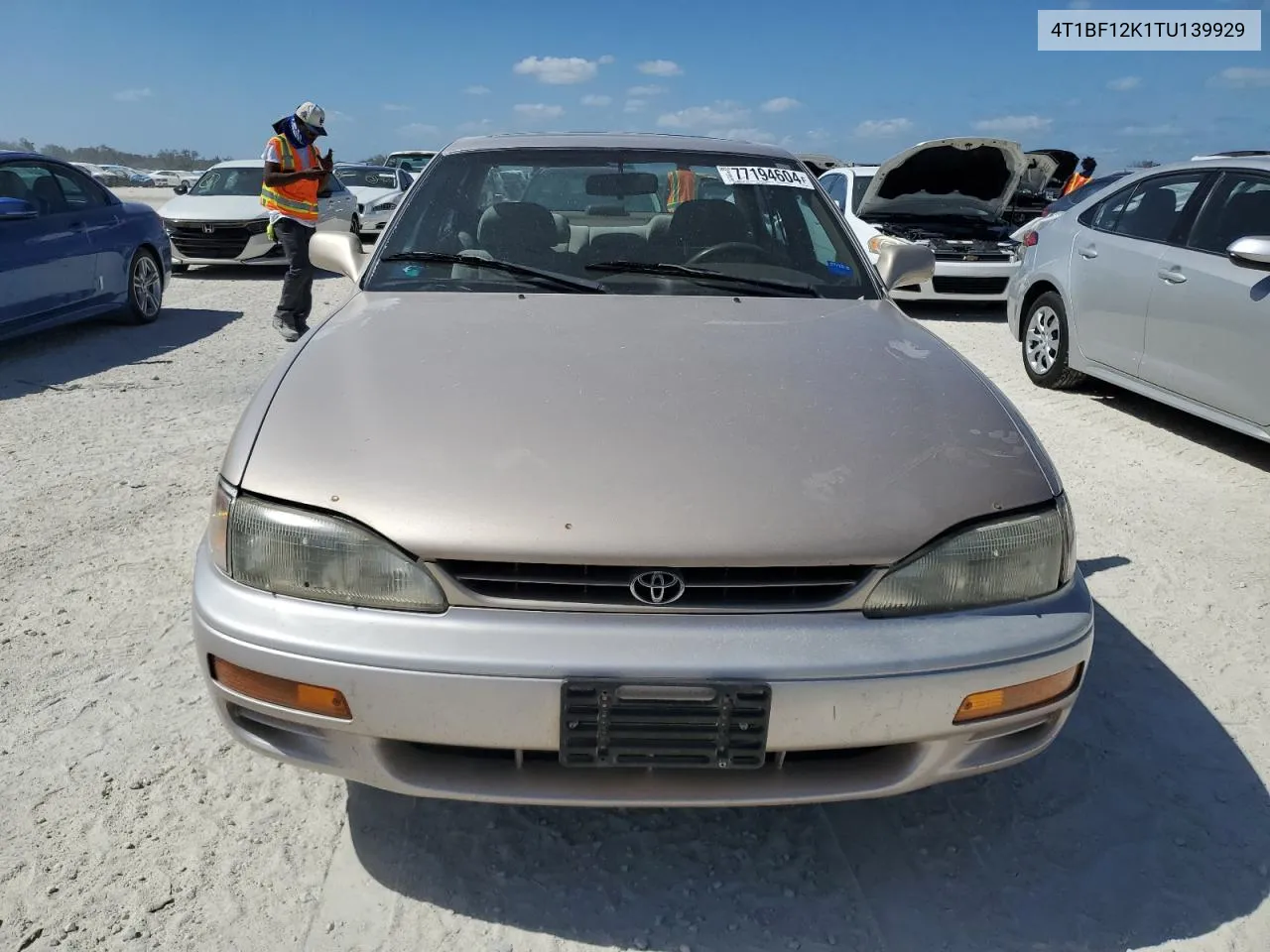 4T1BF12K1TU139929 1996 Toyota Camry Le