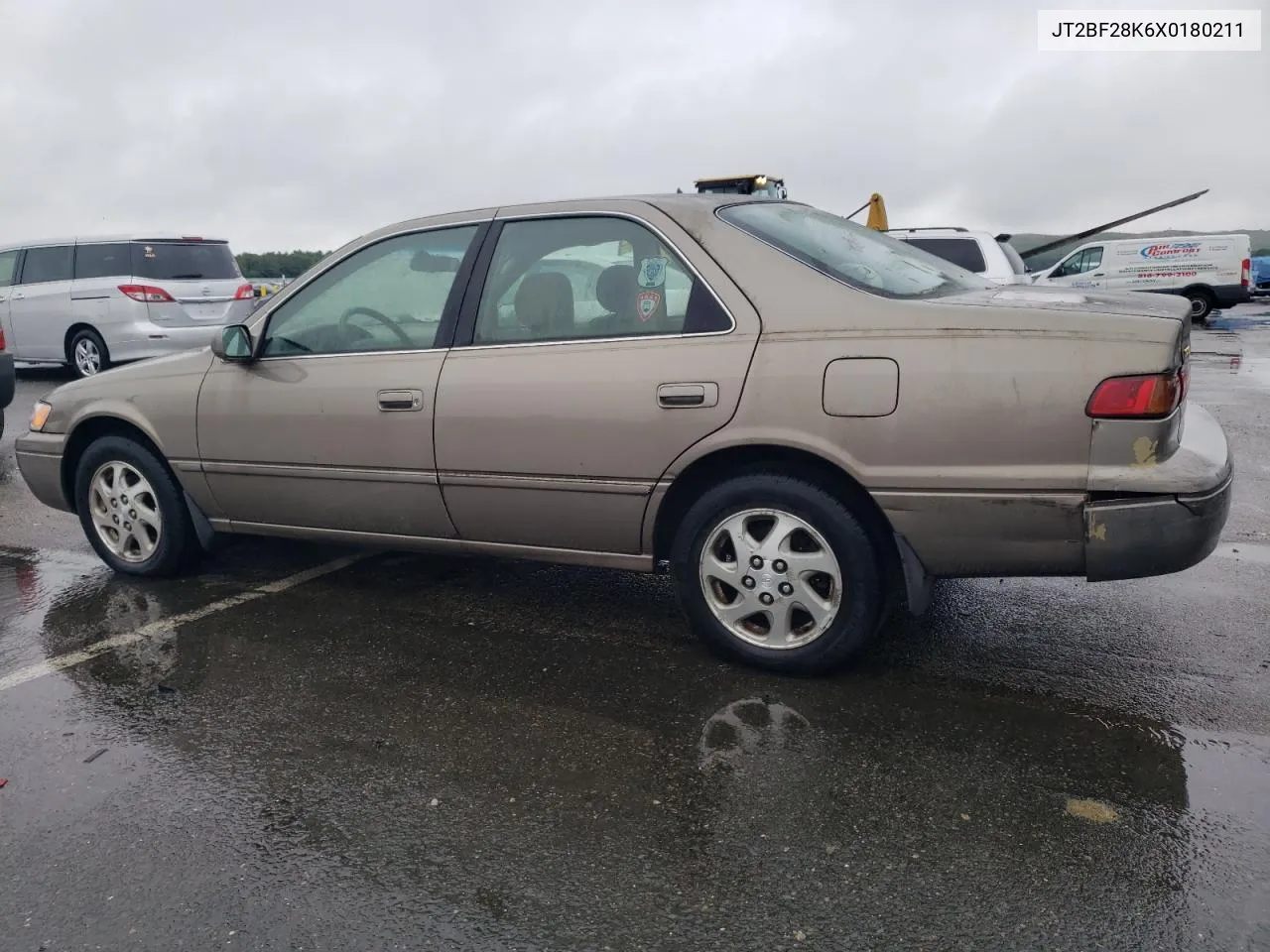 1999 Toyota Camry Le VIN: JT2BF28K6X0180211 Lot: 62667224