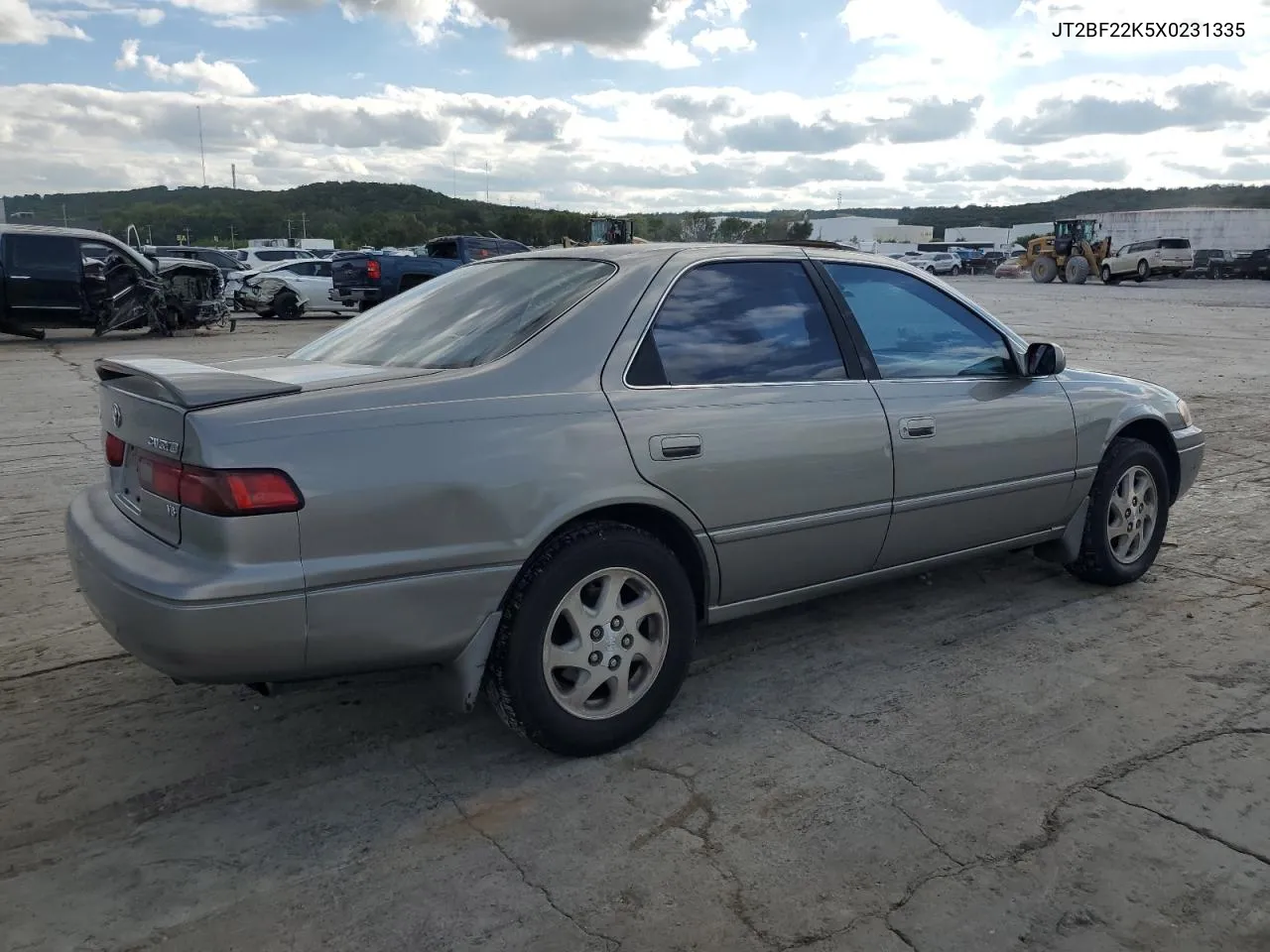 1999 Toyota Camry Le VIN: JT2BF22K5X0231335 Lot: 72014534